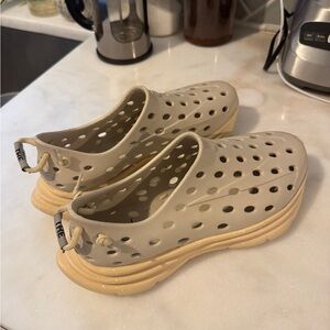 Kane Footwear Athletic recovery Shoes